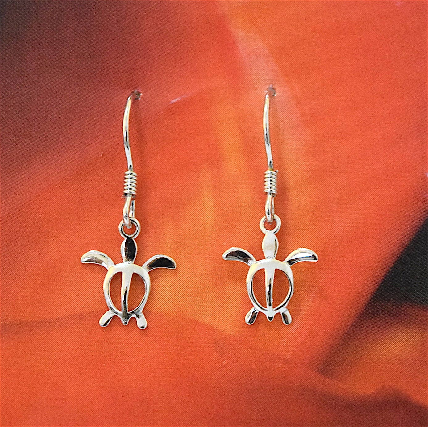 Hawaiian Small Sea Turtle Earrings, Sterling Silver Turtle Petroglyph Dangle Earrings, Hawaiian Jewelry, Christmas Mom Birthday Gift
