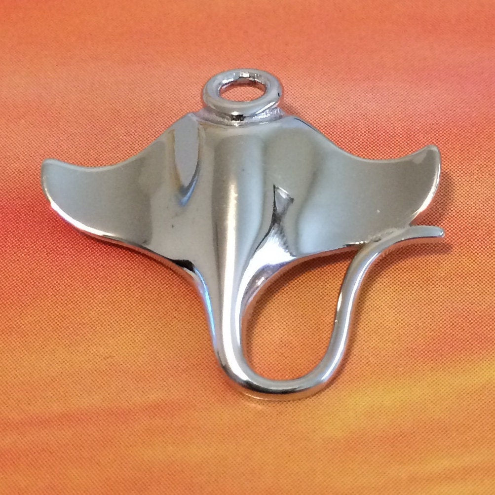 Hawaiian Manta Ray Pendant, Sterling Silver 3D Manta Ray Pendant, N6105 Birthday Mother Wife Mom Girl Gift, Island Jewelry